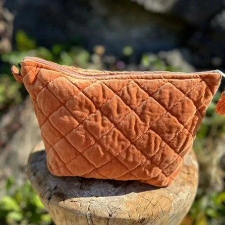 Quiltet glidelåspose i Burnt orange